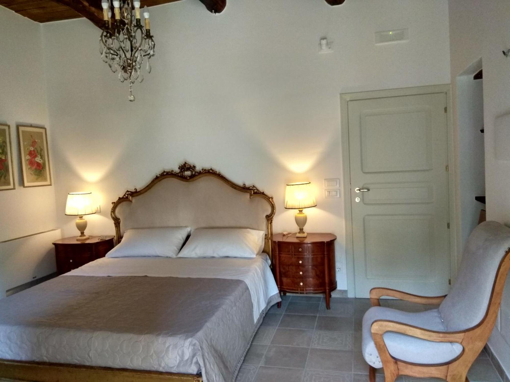 Palazzo Cantarella Stella Cilento Room photo