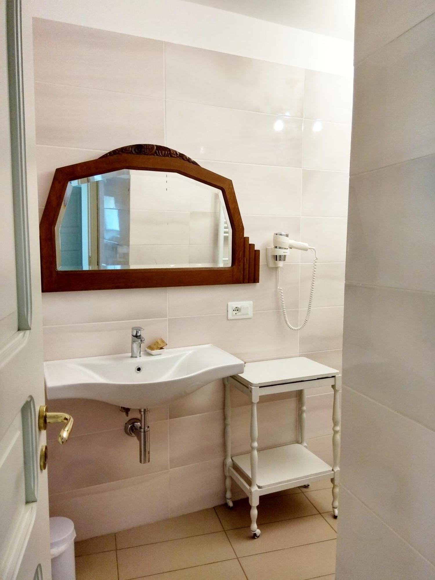 Palazzo Cantarella Stella Cilento Room photo